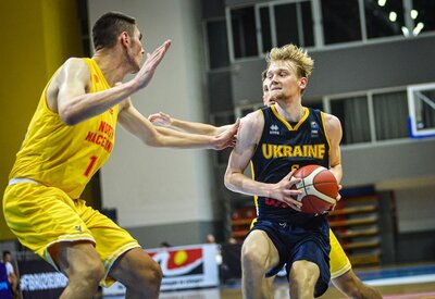 Україна програла у півфіналі господарям Євробаскету U-20: відео хайлайтів матчу проти Північної Македонії