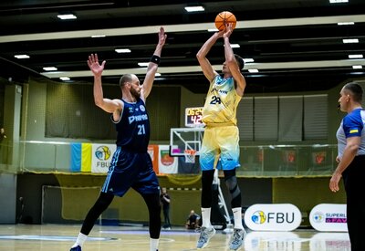 Дніпро переміг Будівельник на старті сезоні: фотогалерея матчу