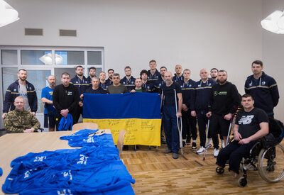 Збірна України відвідала в госпіталі воїнів ЗСУ