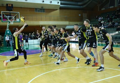 БІПА-2 виграла золото, Хмельницький-2 зі сріблом, Суми завоювали бронзу: фото нагородження Першої ліги