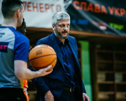 Олександр Ворона полишив посаду головного тренера Кривбаса