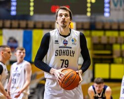 Харківські Соколи продовжили контракт з Вадимом Заплотинським