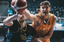 Артем Пустовий допоміг Сатрії Муда вийти до півфіналу чемпіонату Індонезії