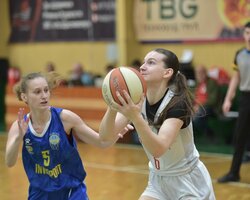 Будівельник підписав гравчиню молодіжної збірної України