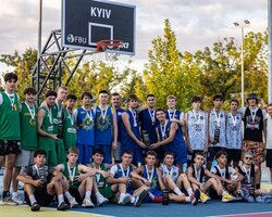 Етап юнацького чемпіонату України 3х3 в Києві: фотогалерея церемонії нагородження 