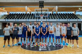 Збірна України прибула до Швейцарії, де зіграє перший матч пре-кваліфікації ЧС-2027: фотогалерея тренування