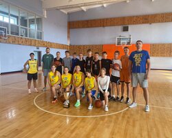 Агафонов та Марченко провели спортивний урок для учнів черкаської школи