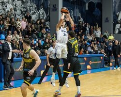 Дніпро вирвав перемогу у Київ-Баскета, Ніко-Баскет здолав Старий Луцьк: хайлайти Суперліги Favbet 1 листопада