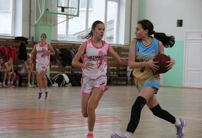 ВЮБЛ серед дівчат 2012 року: ХАІ та Будівельник вийшли в лідери групи