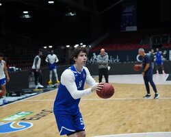 Українці за кордоном: Ковляр зіграв 22 хвилини у Єврокубку, у Новицького 12 очок в Лізі чемпіонів