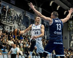 Дніпро вдома переміг Харківських Соколів у центральному матчі туру