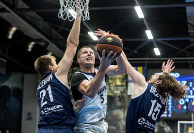 Перемога Дніпра в центральному матчі туру проти Соколів: фотогалерея