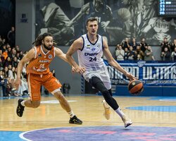 Дніпро подужав Черкаські Мавпи у непростому домашньому матчі