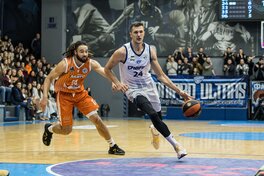 Дніпро подужав Черкаські Мавпи у непростому домашньому матчі