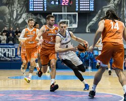 Дніпро переміг Черкаські Мавпи на домашній арені: фотогалерея матчу