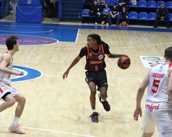 Кривбас у напруженому матчі переміг Рівне